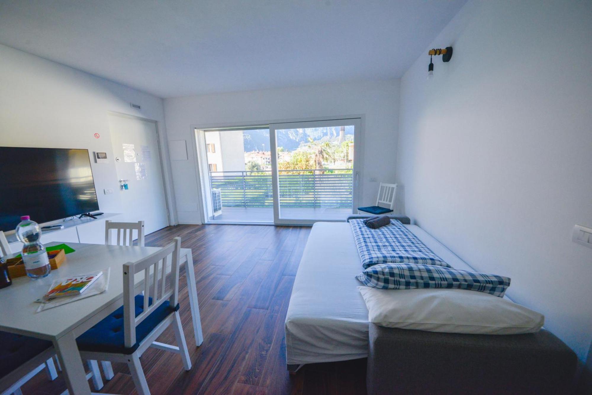 Garda Family & Solarium Lägenhet Riva del Garda Exteriör bild